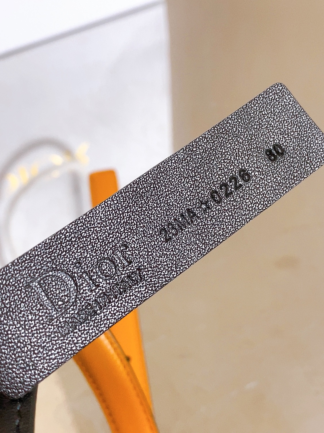 双面dior腰带 椭圆形扣子. 字母精致的镶有水钻 Reversible Dior Oblique Belt 进口光滑小