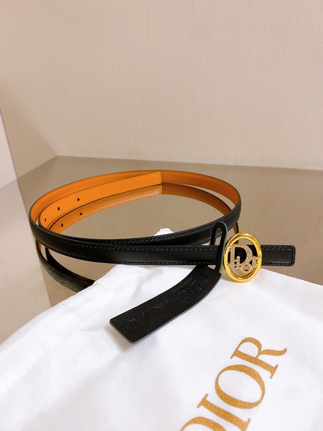 双面dior腰带 椭圆形扣子. 字母精致的镶有水钻 Reversible Dior Oblique Belt 进口光滑小