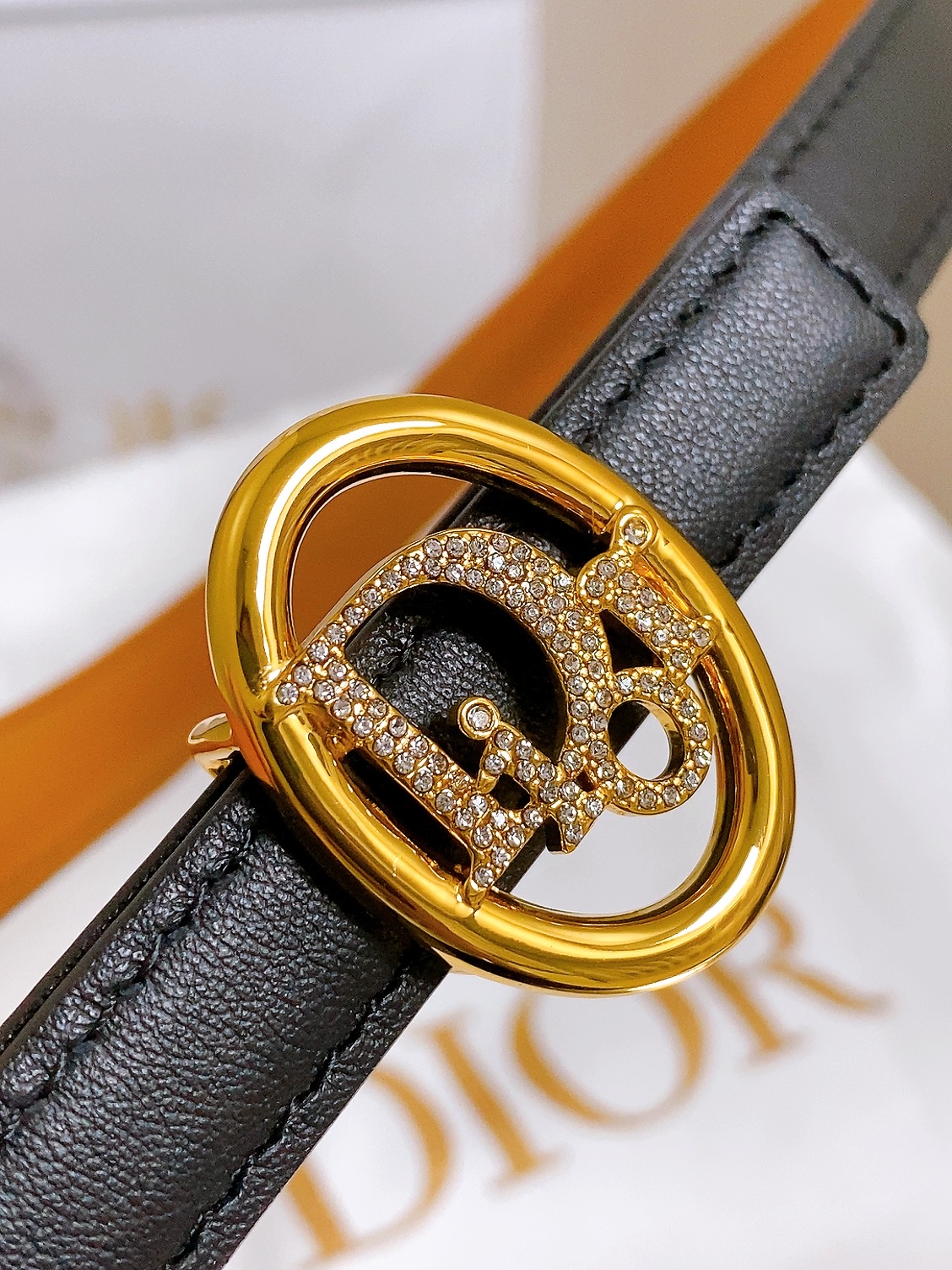双面dior腰带 椭圆形扣子. 字母精致的镶有水钻 Reversible Dior Oblique Belt 进口光滑小
