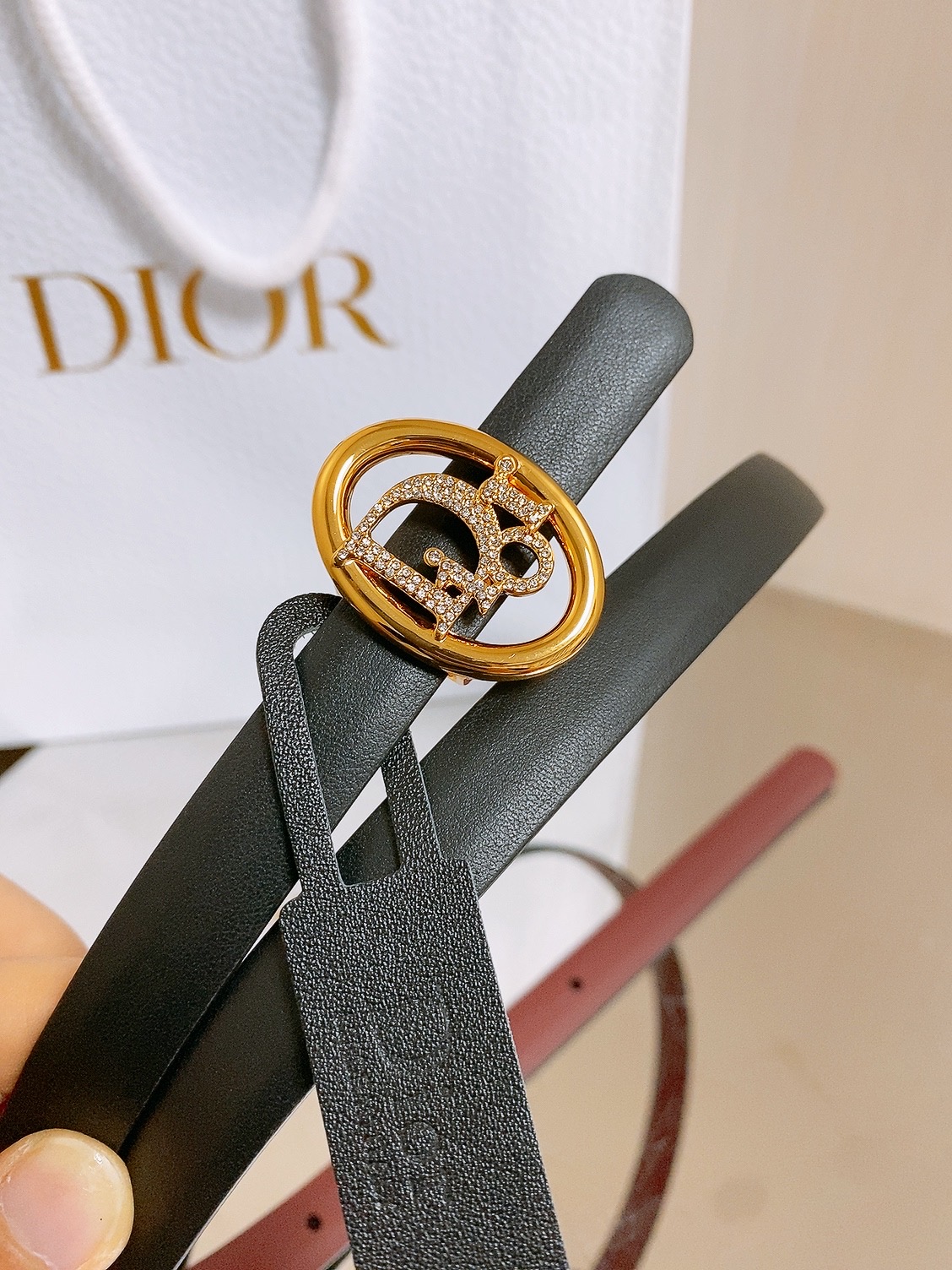 双面dior腰带 椭圆形扣子. 字母精致的镶有水钻 Reversible Dior Oblique Belt 进口光滑小