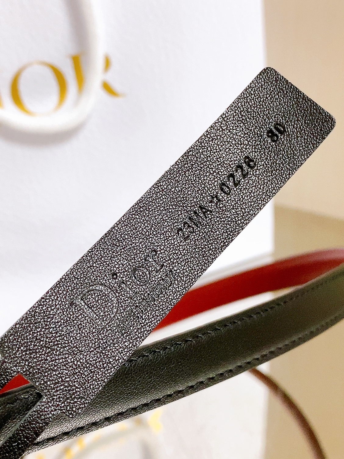 双面dior腰带 椭圆形扣子. 字母精致的镶有水钻 Reversible Dior Oblique Belt 进口光滑小