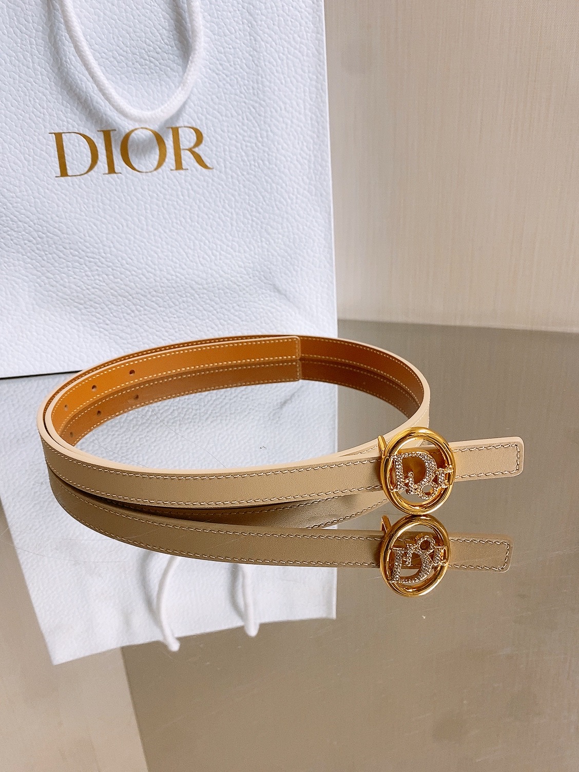 双面dior腰带 椭圆形扣子. 字母精致的镶有水钻 Reversible Dior Oblique Belt 进口光滑小