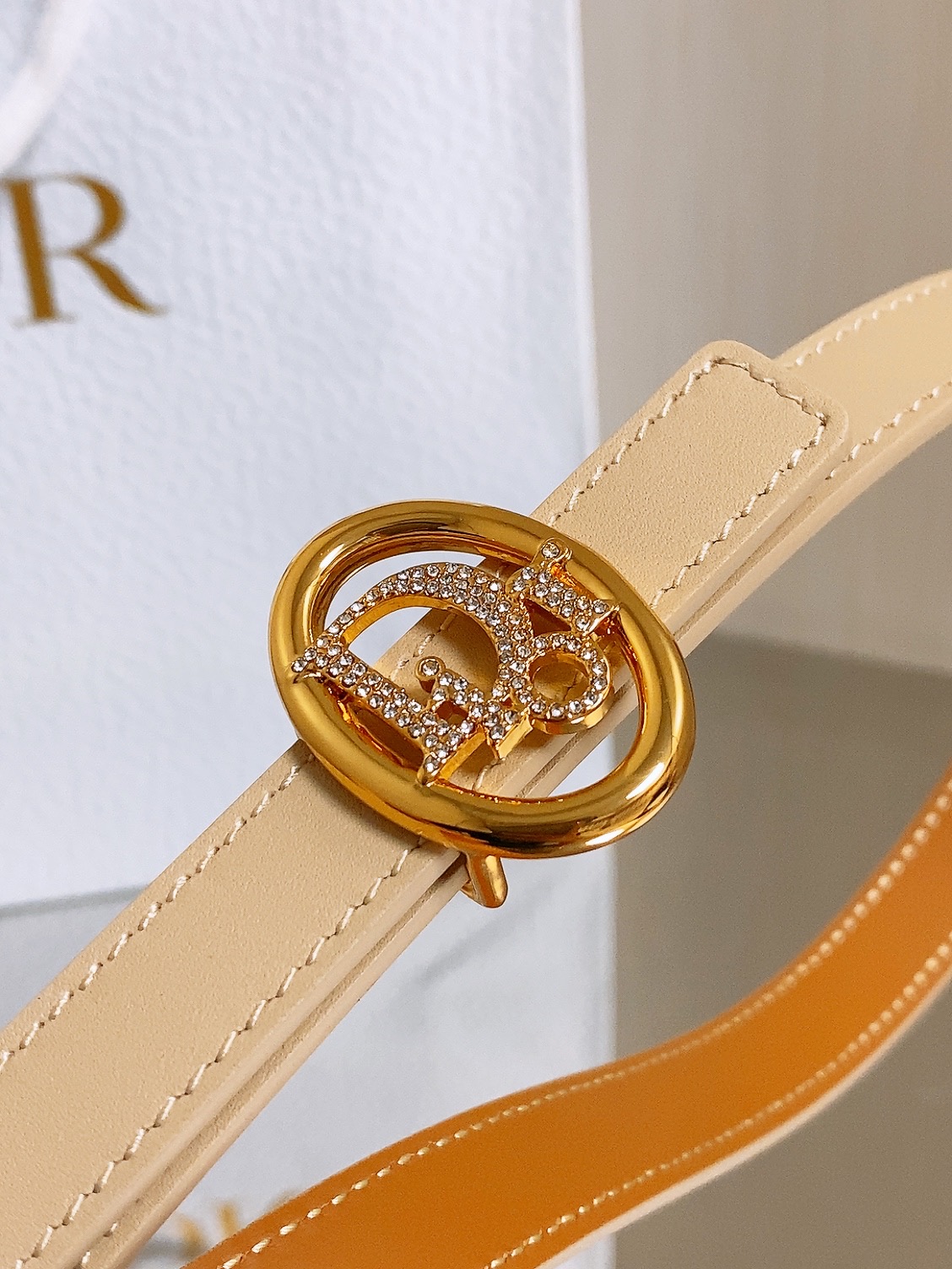 双面dior腰带 椭圆形扣子. 字母精致的镶有水钻 Reversible Dior Oblique Belt 进口光滑小