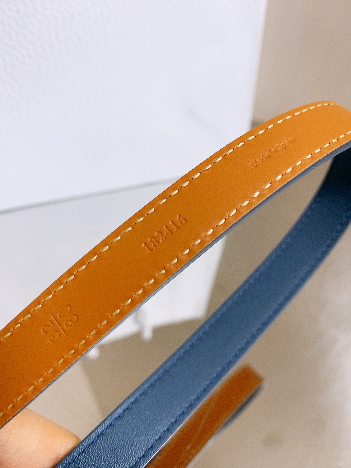 双面dior腰带 椭圆形扣子. 字母精致的镶有水钻 Reversible Dior Oblique Belt 进口光滑小