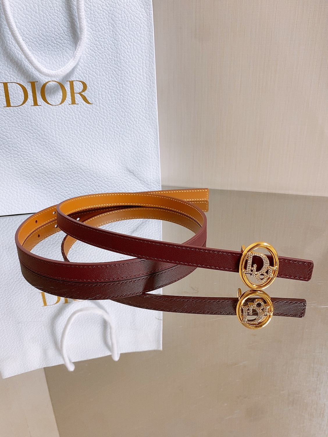 双面dior腰带 椭圆形扣子. 字母精致的镶有水钻 Reversible Dior Oblique Belt 进口光滑小