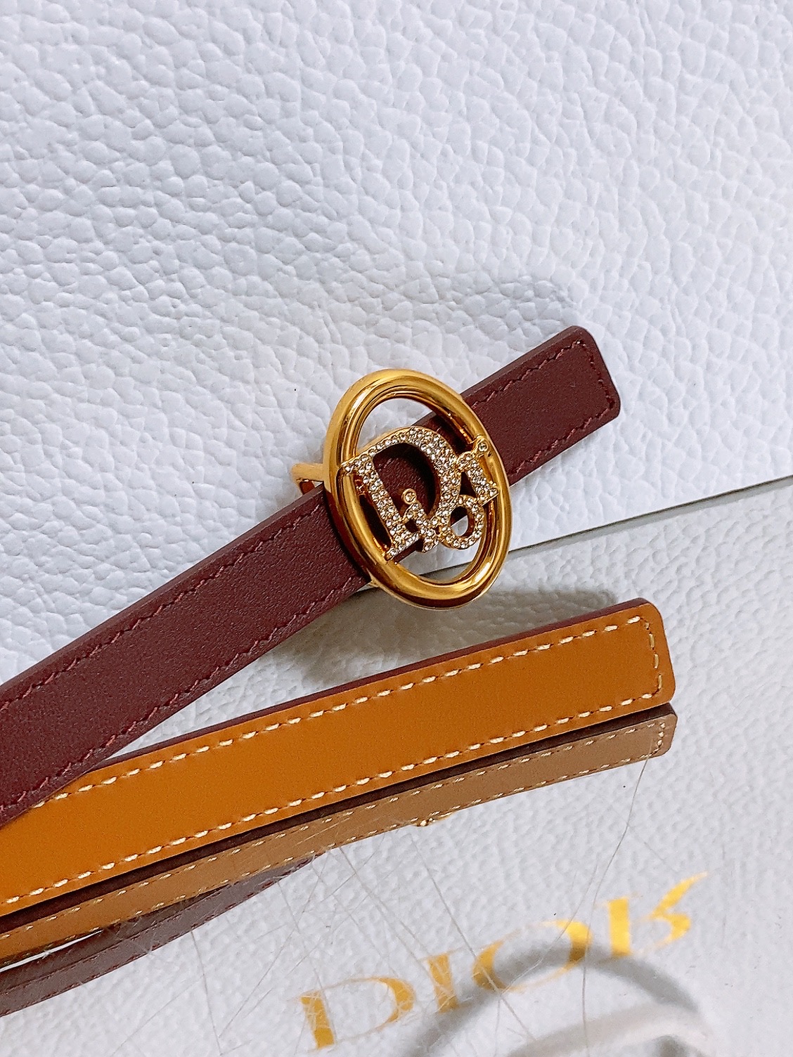 双面dior腰带 椭圆形扣子. 字母精致的镶有水钻 Reversible Dior Oblique Belt 进口光滑小