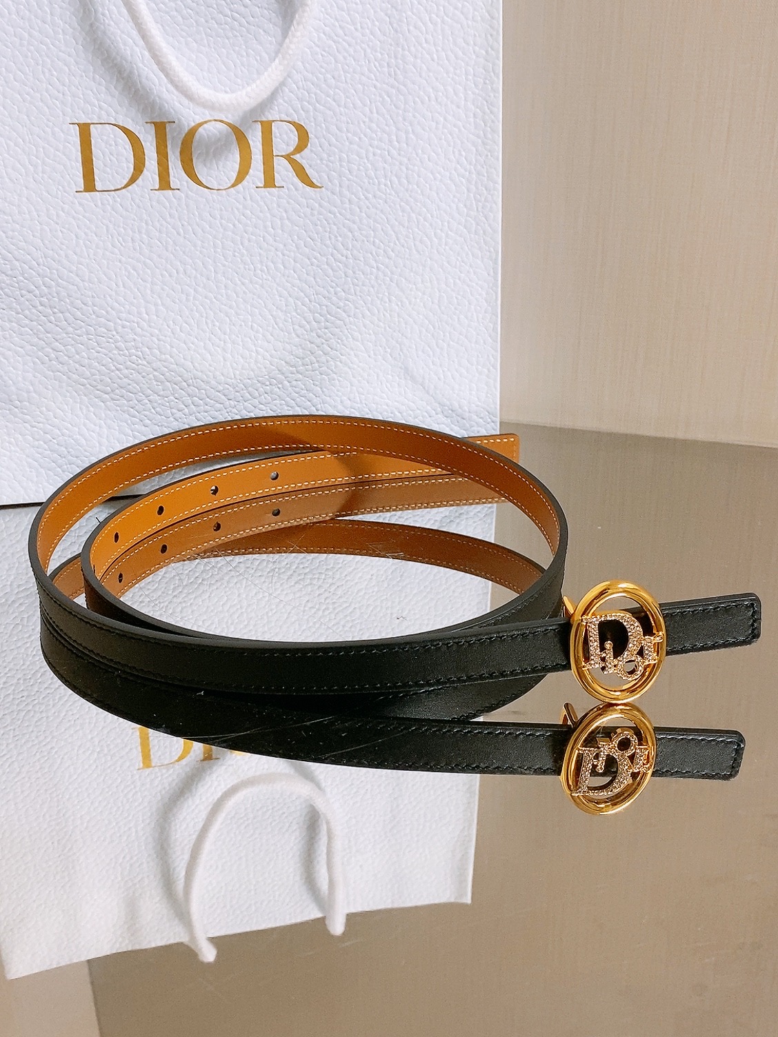 双面dior腰带 椭圆形扣子. 字母精致的镶有水钻 Reversible Dior Oblique Belt 进口光滑小