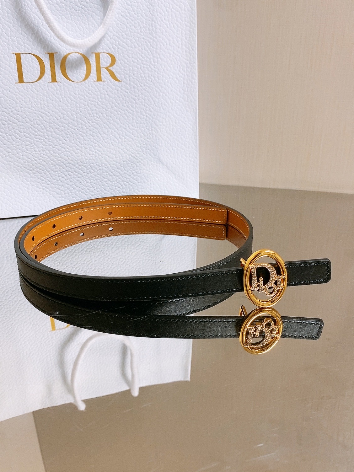 双面dior腰带 椭圆形扣子. 字母精致的镶有水钻 Reversible Dior Oblique Belt 进口光滑小