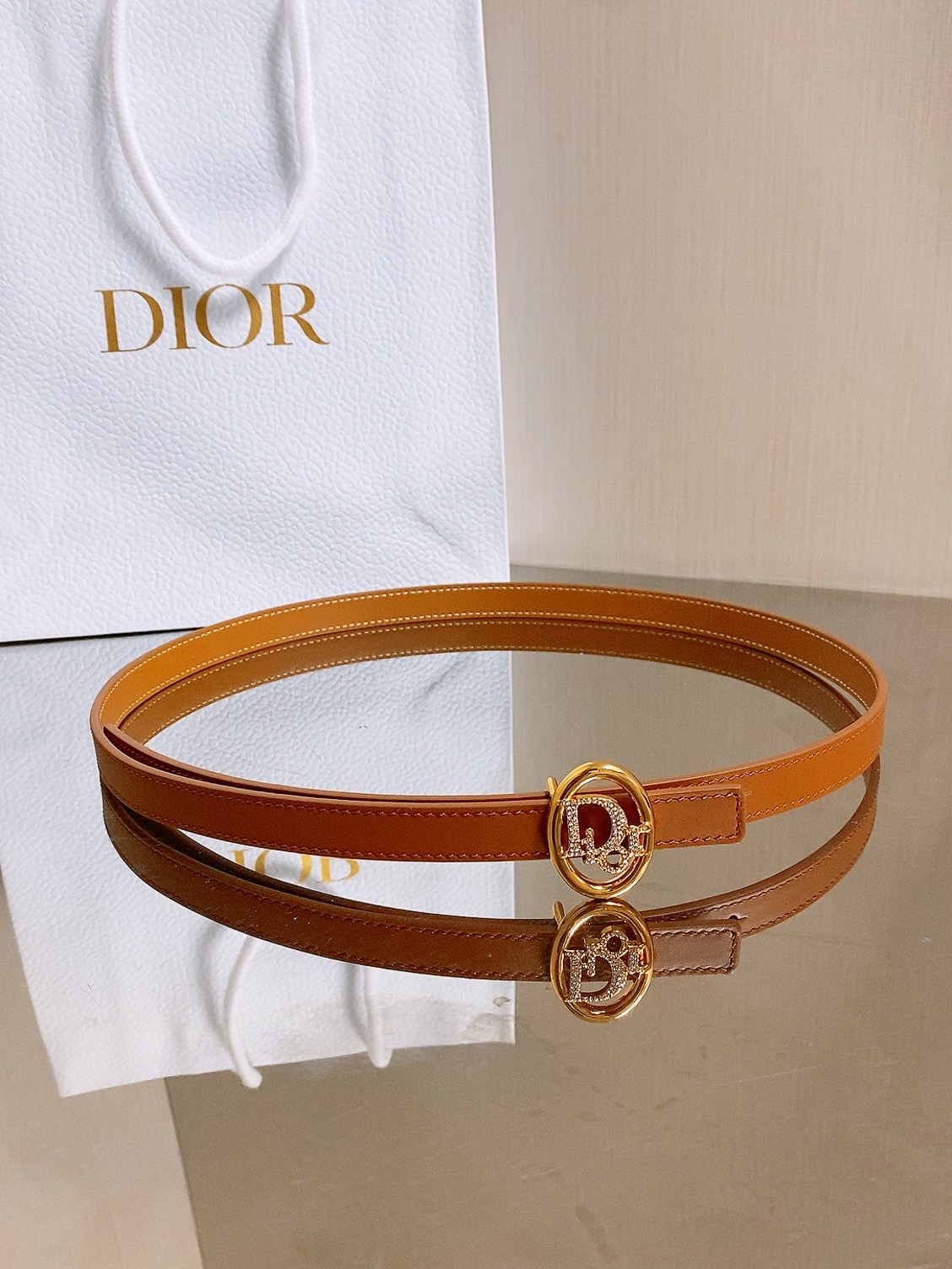 双面dior腰带 椭圆形扣子. 字母精致的镶有水钻 Reversible Dior Oblique Belt 进口光滑小
