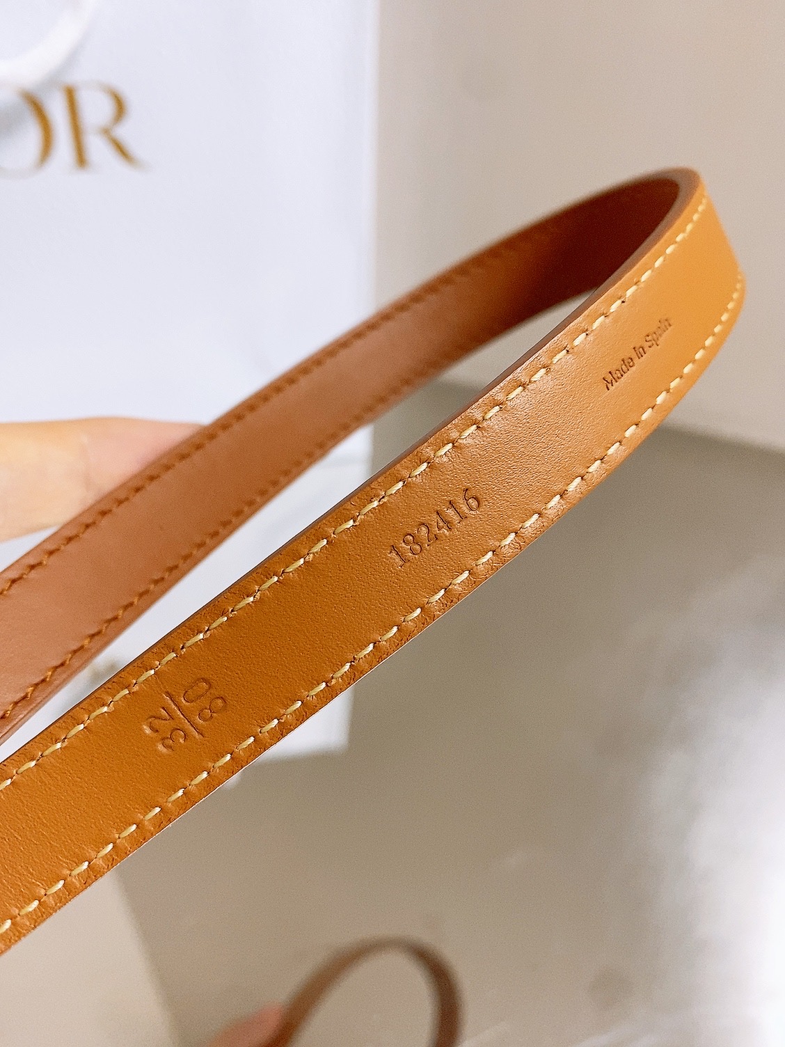 双面dior腰带 椭圆形扣子. 字母精致的镶有水钻 Reversible Dior Oblique Belt 进口光滑小