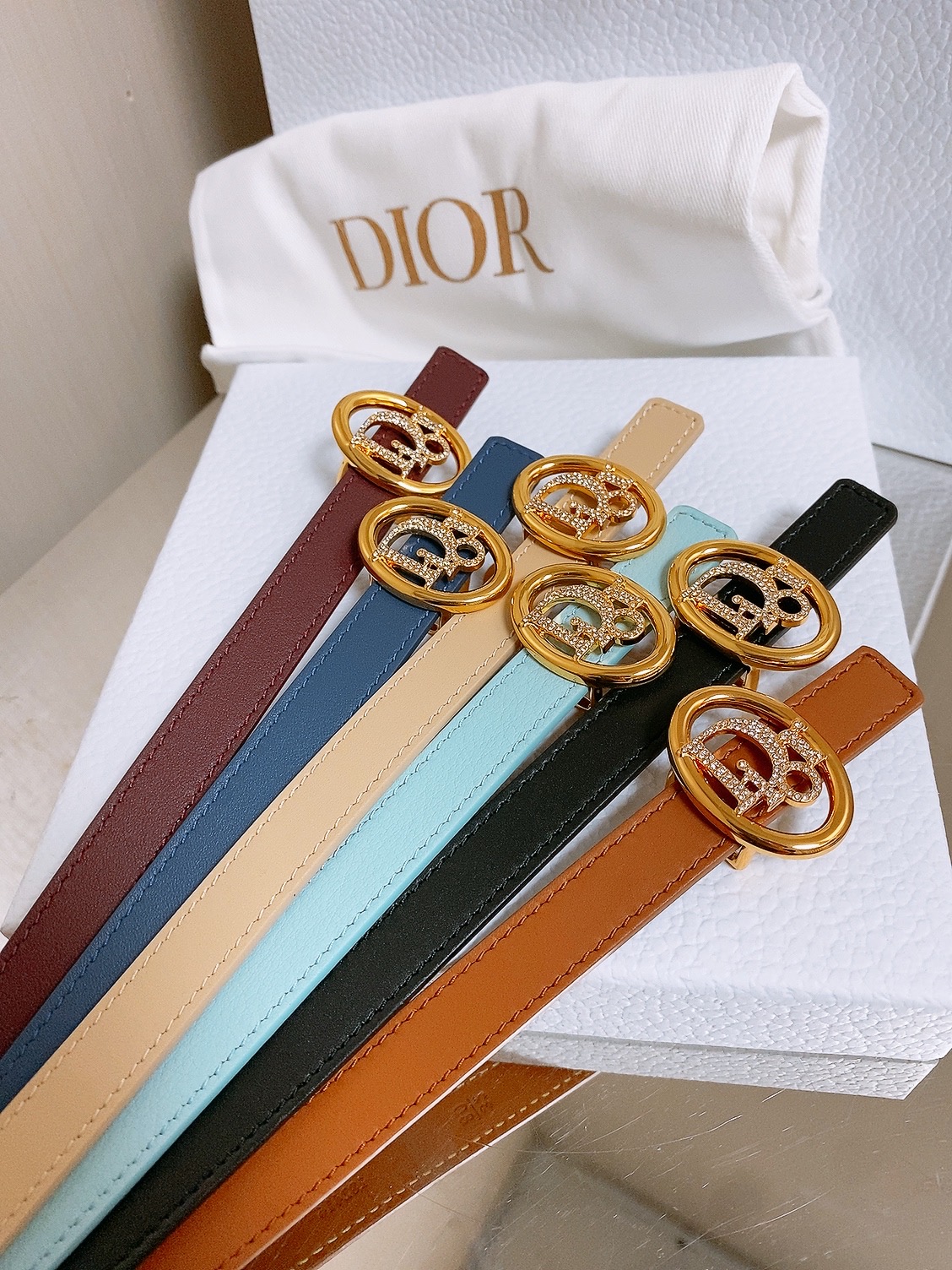 🥳集合图 双面dior腰带 椭圆形扣子. 字母精致的镶有水钻 Reversible Dior Oblique Belt 🥳集合图 双面dior腰带 椭圆形扣子. 字母精致的镶有水钻 Reversible Dior Oblique Belt