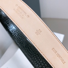 -chanel 香家女士腰带 香家新款女士皮带,百搭女神配饰,字母CC板扣,黄铜金色金属,耐用不掉色,带身采用进口小牛皮 -chanel 香家女士腰带 香家新款女士皮带,百搭女神配饰,字母CC板扣,黄铜金色金属,耐用不掉色,带身采用进口小牛皮