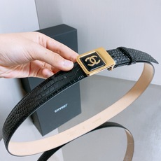 -chanel 香家女士腰带 香家新款女士皮带,百搭女神配饰,字母CC板扣,黄铜金色金属,耐用不掉色,带身采用进口小牛皮 -chanel 香家女士腰带 香家新款女士皮带,百搭女神配饰,字母CC板扣,黄铜金色金属,耐用不掉色,带身采用进口小牛皮