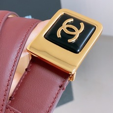 -chanel 香家女士腰带 香家新款女士皮带,百搭女神配饰,字母CC板扣,黄铜金色金属,耐用不掉色,带身采用进口小牛皮 -chanel 香家女士腰带 香家新款女士皮带,百搭女神配饰,字母CC板扣,黄铜金色金属,耐用不掉色,带身采用进口小牛皮