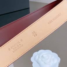 -chanel 香家女士腰带 香家新款女士皮带,百搭女神配饰,字母CC板扣,黄铜金色金属,耐用不掉色,带身采用进口小牛皮 -chanel 香家女士腰带 香家新款女士皮带,百搭女神配饰,字母CC板扣,黄铜金色金属,耐用不掉色,带身采用进口小牛皮