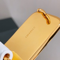-chanel 香家女士腰带 香家新款女士皮带,百搭女神配饰,字母CC板扣,黄铜金色金属,耐用不掉色,带身采用进口小牛皮 -chanel 香家女士腰带 香家新款女士皮带,百搭女神配饰,字母CC板扣,黄铜金色金属,耐用不掉色,带身采用进口小牛皮