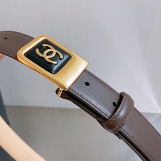 -chanel 香家女士腰带 香家新款女士皮带,百搭女神配饰,字母CC板扣,黄铜金色金属,耐用不掉色,带身采用进口小牛皮 -chanel 香家女士腰带 香家新款女士皮带,百搭女神配饰,字母CC板扣,黄铜金色金属,耐用不掉色,带身采用进口小牛皮