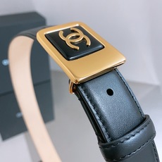 -chanel 香家女士腰带 香家新款女士皮带,百搭女神配饰,字母CC板扣,黄铜金色金属,耐用不掉色,带身采用进口小牛皮 -chanel 香家女士腰带 香家新款女士皮带,百搭女神配饰,字母CC板扣,黄铜金色金属,耐用不掉色,带身采用进口小牛皮
