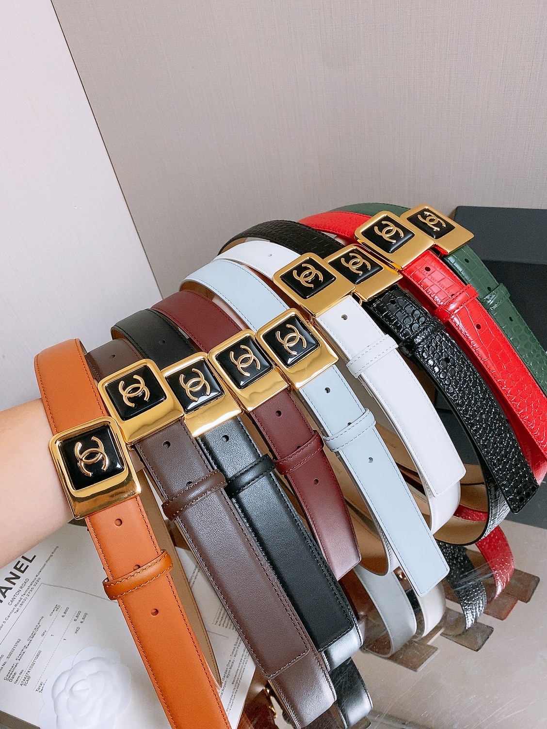 -chanel 香家女士腰带 香家新款女士皮带，百搭女神配饰，字母CC板扣，黄铜金色金属，耐用不掉色，带身采用进口小牛皮