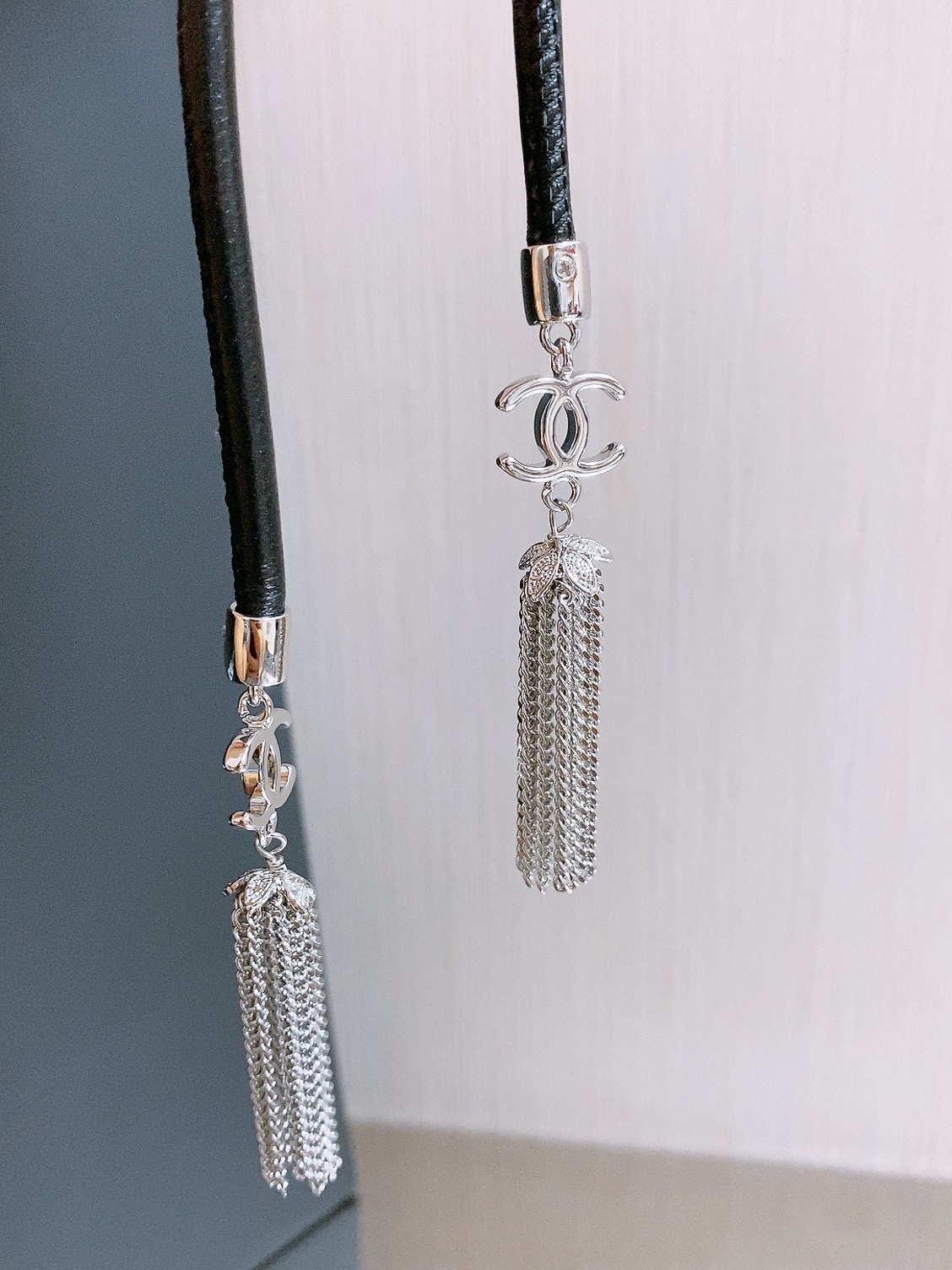 Chanel 26S 双C金扣流苏羊皮腰带，超有氛围感的编织腰带，特别百搭。 老钱风设计，搭配毛绒元素，温柔又不失质感。