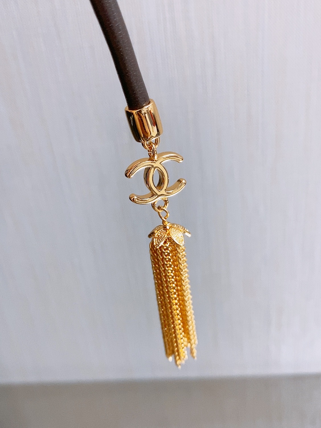 Chanel 26S 双C金扣流苏羊皮腰带，超有氛围感的编织腰带，特别百搭。 老钱风设计，搭配毛绒元素，温柔又不失质感。