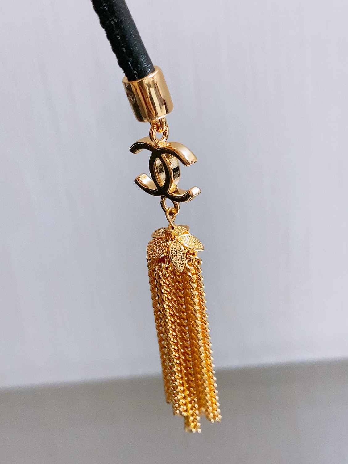 Chanel 26S 双C金扣流苏羊皮腰带，超有氛围感的编织腰带，特别百搭。 老钱风设计，搭配毛绒元素，温柔又不失质感。