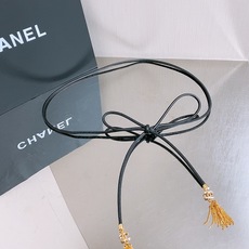 Chanel 26S 双C金扣流苏羊皮腰带,超有氛围感的编织腰带,特别百搭。 老钱风设计,搭配毛绒元素,温柔又不失质感。 Chanel 26S 双C金扣流苏羊皮腰带,超有氛围感的编织腰带,特别百搭。 老钱风设计,搭配毛绒元素,温柔又不失质感。