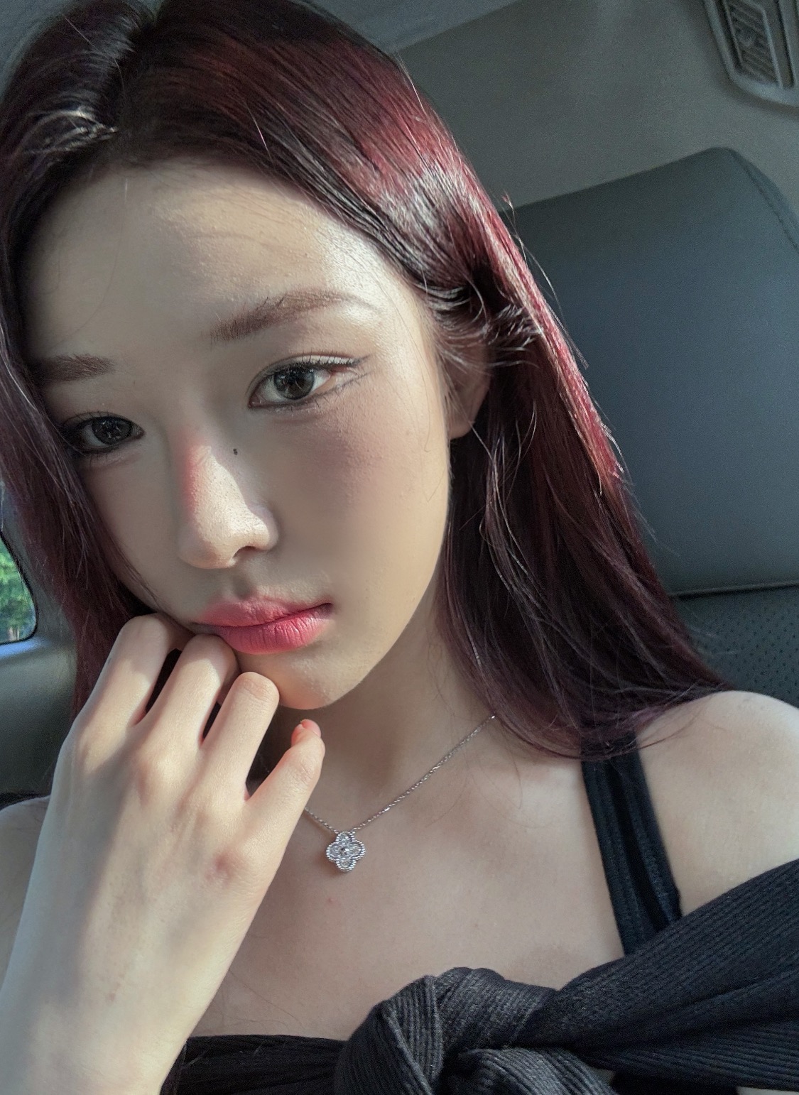 NO:632054,88220 in stock VCA necklace that beauties must buy, who looks good on it. VCA medium full diamond four-leaf clover necklace zp real gold and real diamonds, real shot custom silver inlay, exclusive jewelry craftsmanship and fine version, full. Shipping is very slow. Customers who often buy from us know that it takes a long time to run out of stock. A master who can do this quality wants to make real gold and real diamonds. Buy it now and cherish it♀,,necklace,Cardia high-end jewelry1986090988220现货 美女必买的vca项链 谁戴谁好看 vca中号满钻四叶草项链 zp真金真钻,实拍定制银镶嵌 独家珠宝工艺精工版本 饱满 出货很慢,经常买我们家的顾客都知道,断货等的时间都比较长 能做这种品质的师傅想去做真金真钻 现货且买且珍惜♀,,necklace,卡迪亚高端饰品,Jewelry