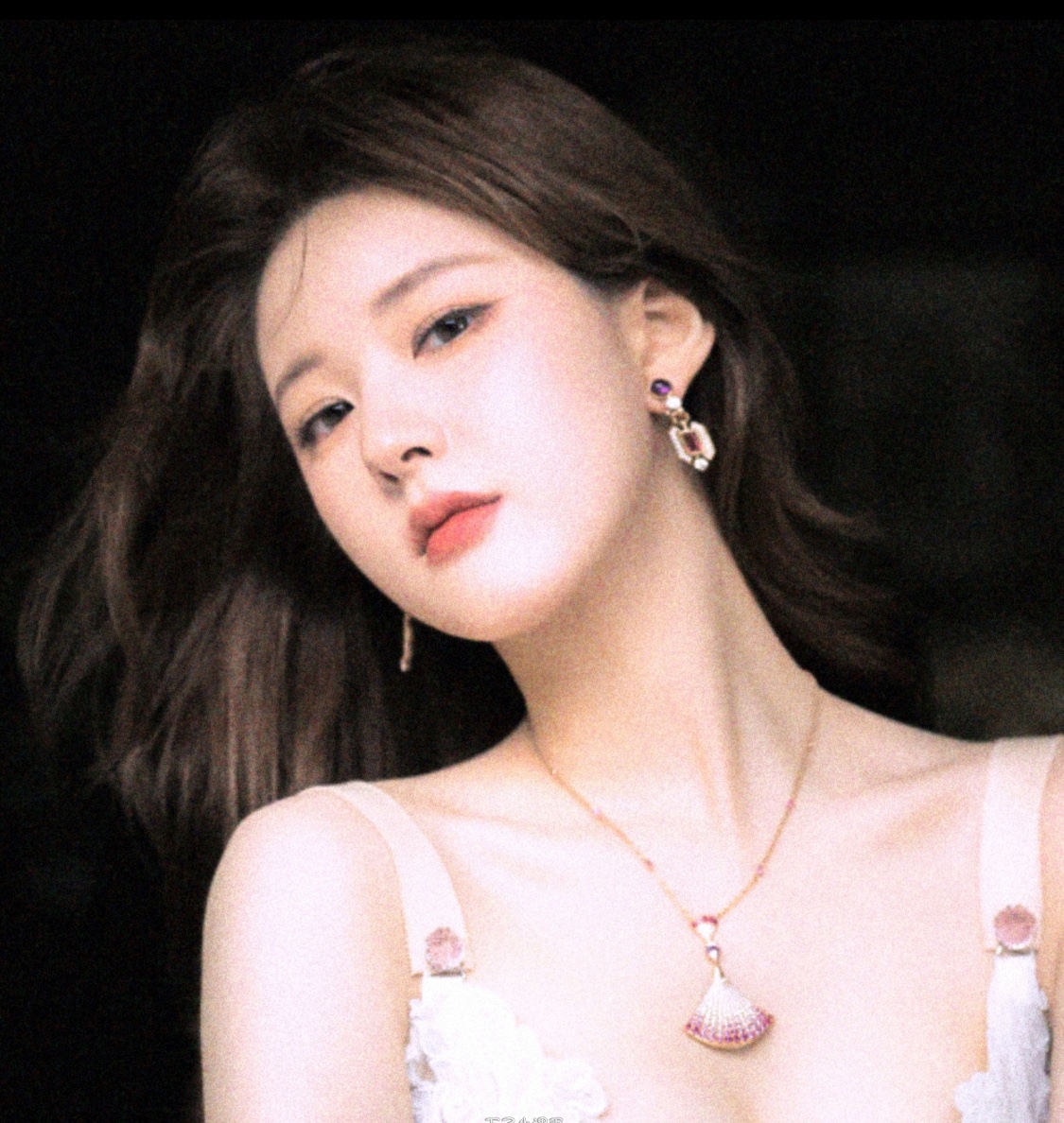 NO:635408,Gradient pink·bv large fan full of diamond necklace,bottega veneta,necklace,cardia high-end jewelry19860909渐变粉·bv大扇子满钻项链,,bottega veneta,necklace,卡迪亚高端饰品,Jewelry