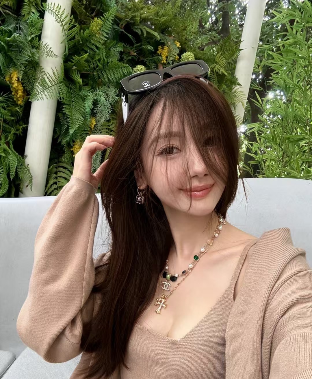 NO:631424,Emerald lambskin bow necklace is worn by many beautiful women and gives people a good taste, necklace, sheepskin, Cartier high-end jewelry19860909绿宝石小羊皮蝴蝶结项链 超多美女佩戴 给人感觉品味很好,,necklace,sheepskin,卡迪亚高端饰品,Jewelry