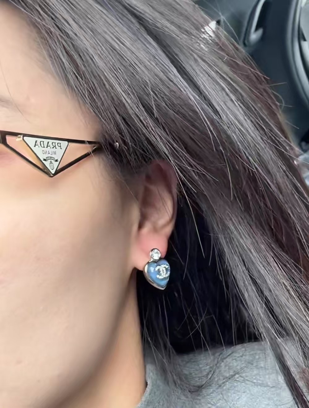 NO:633576,The earrings are small and so cute. A must-buy item this season. It has a summer atmosphere. Cartier high-end jewelry.19860909耳钉小小个的也太可爱啦 本季必买爆款 非常有夏天氛围感,,卡迪亚高端饰品,Jewelry