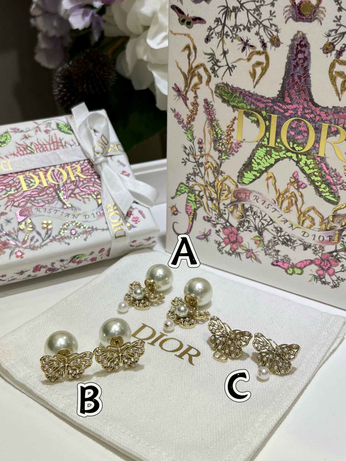 NO:632195,A collection of the latest 25-year-old butterfly earrings. Three styles are now available. I really love the top-notch looks. earrings, Cardia high-end jewelry1986090925年最新新款蝴蝶耳环合集 三款出齐啦 颜值顶配真的太爱了,,earrings,卡迪亚高端饰品,Jewelry