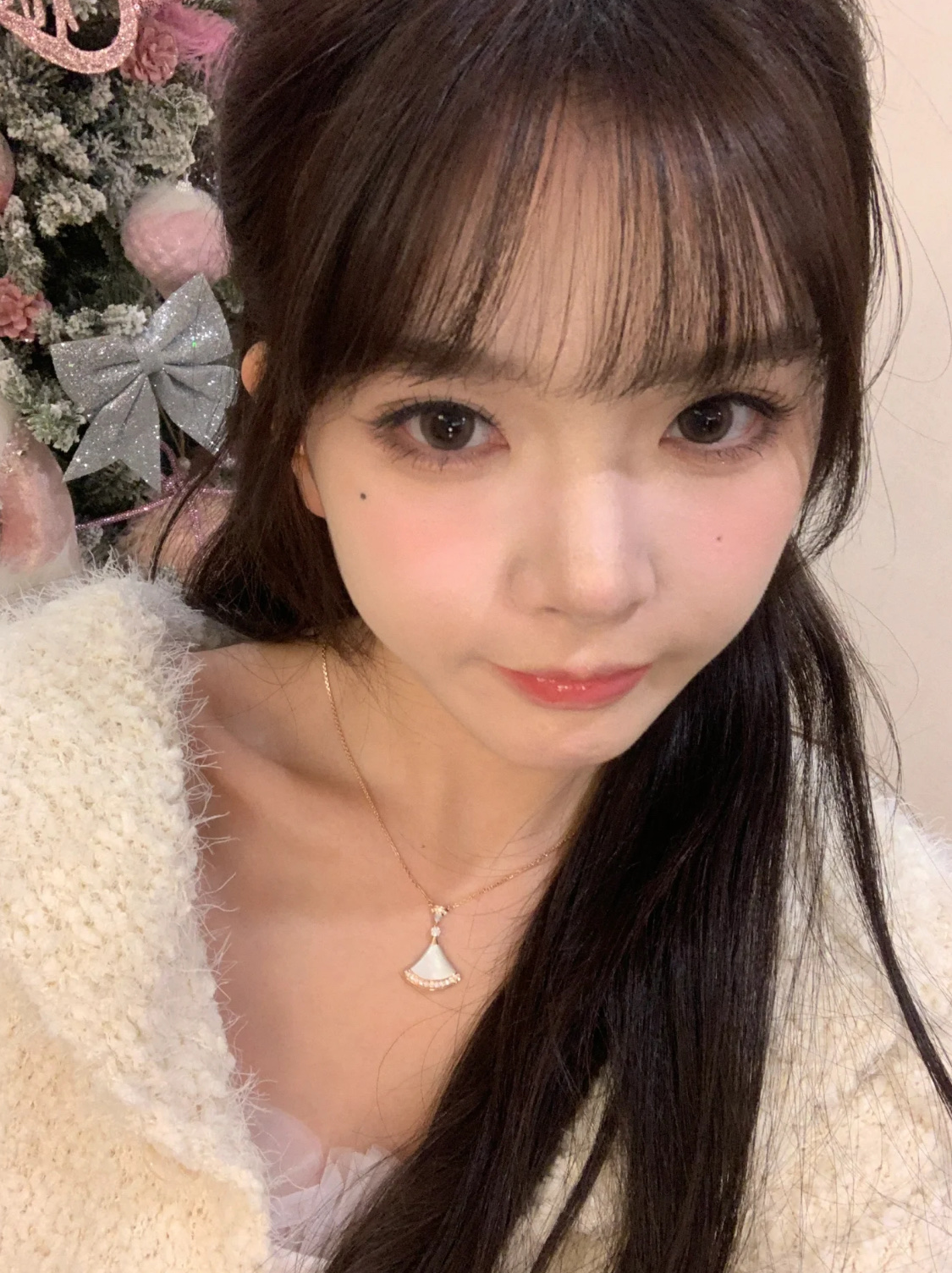 NO:635954,Large fan inlaid with diamonds, white shell rose gold necklace, necklace, Cartier high-end jewelry19860909大号扇子镶钻白贝玫瑰金项链,,necklace,卡迪亚高端饰品,Jewelry