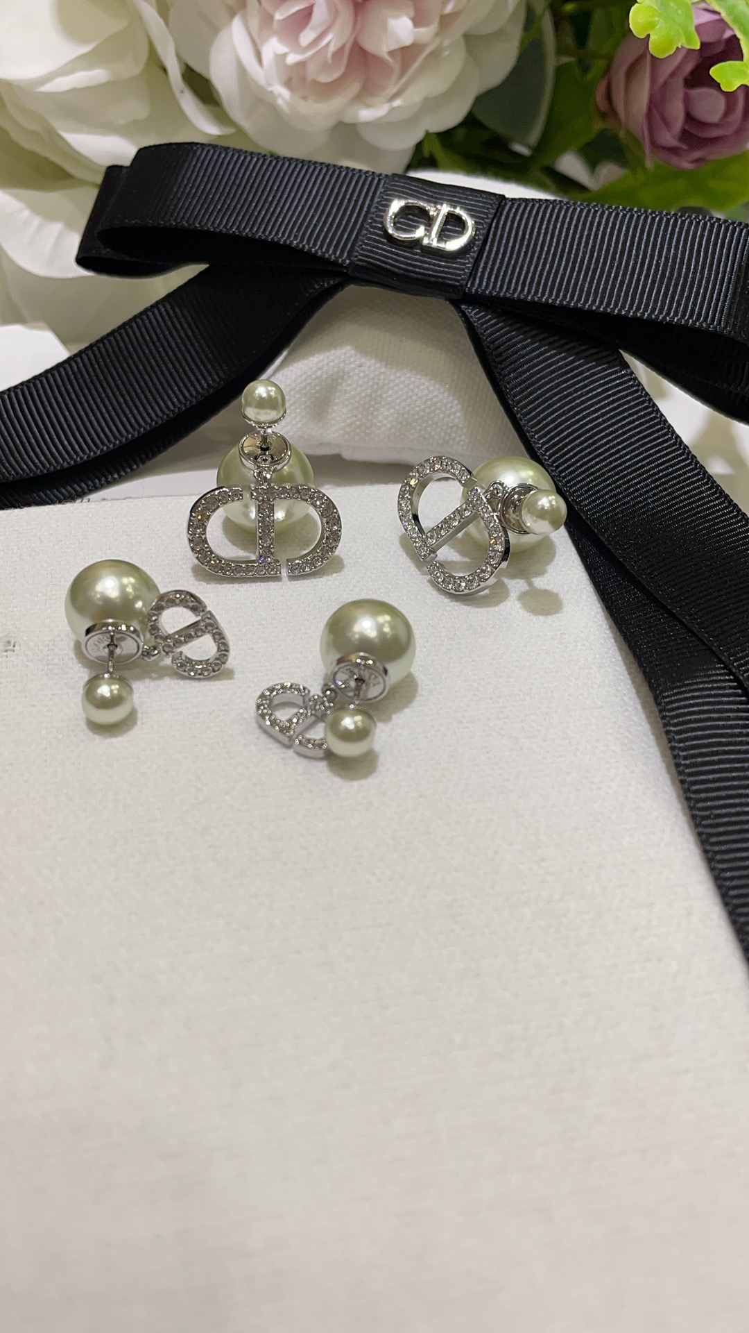 NO:741590,New Pearl Double Ball Earrings and Studs Collection 1, Elegant and luxurious, and age-reducing. A series of ready-made, earrings, Cartier high-end jewelry19860909新款珍珠双球耳环耳钉合集1 优雅贵气又减龄 一系列现货,,earrings,卡迪亚高端饰品,Jewelry