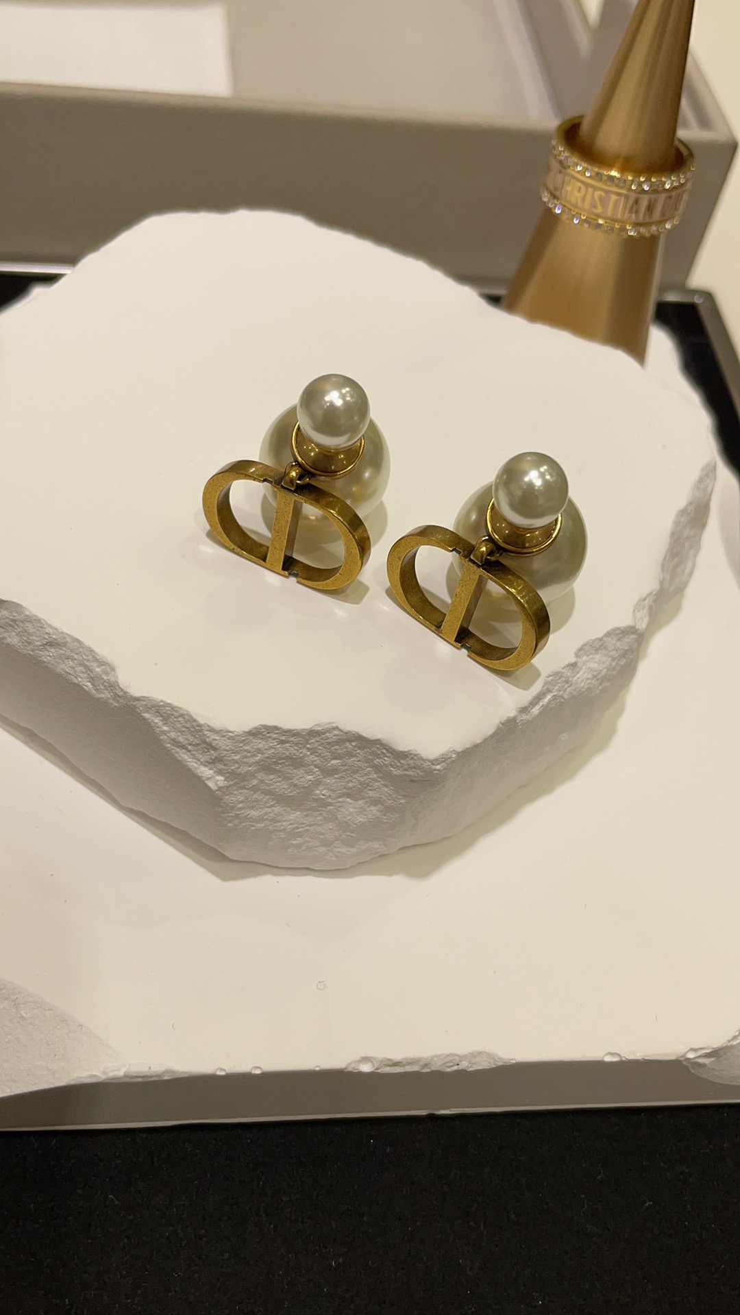 NO:741596,New Pearl Double Ball Earrings and Studs Collection 5, Elegant and Noble, Reducing Age. A series of ready-made, earrings, Cartier high-end jewelry.19860909新款珍珠双球耳环耳钉合集5 优雅贵气又减龄 一系列现货,,earrings,卡迪亚高端饰品,Jewelry