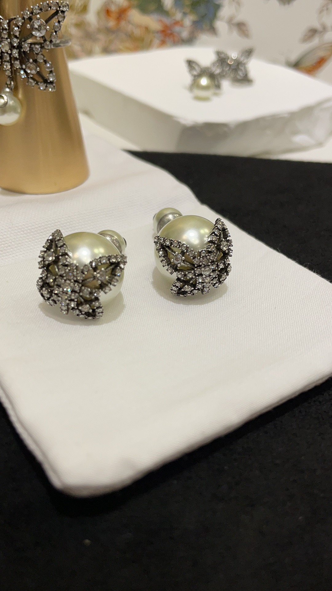 NO:741598,New Pearl Double Ball Earrings and Studs Collection 6, Elegant and Elegant and Reducing Age, A Series of Ready Stock, Earrings, Cartier High-End Jewelry19860909新款珍珠双球耳环耳钉合集6 优雅贵气又减龄 一系列现货,,earrings,卡迪亚高端饰品,Jewelry