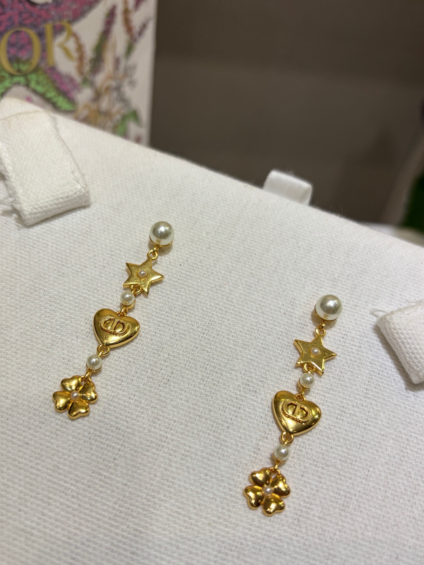 NO:741611,A large collection of 12 ready-made earrings to meet all style needs. Customized at super good prices. Easily upgrade your outfit level. Buy and earn money from earrings and high-end Cartier jewelry.19860909耳钉耳环现货大合集12 满足所有风格需要 定制超级好价 轻轻松松提升穿搭level买到赚到,,earrings,卡迪亚高端饰品,Jewelry