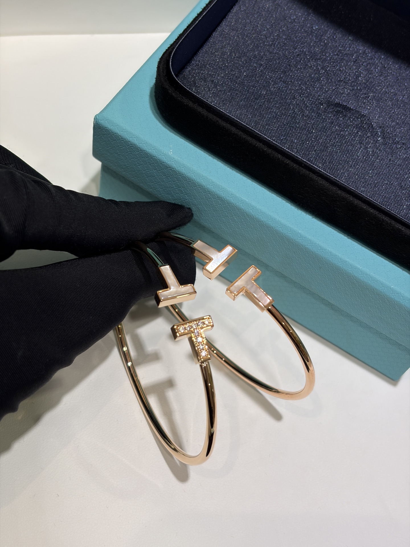 NO:741557,High-end jewelry series ready-made collection selection 1. Bracelets, earrings, and necklaces are all available. Very cost-effective. Simple and versatile for daily use, simple clothes will look elegant, earrings, necklaces, bracelets, Cartier high-end jewelry19860909高级珠宝系列现货合集选款1 手镯·耳环·项链都有 性价比超高 日常简约百搭搭配简单衣服都贵气,,earrings,necklace,bracelet,卡迪亚高端饰品,Jewelry