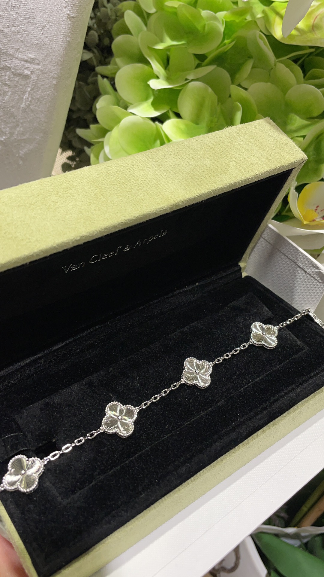 NO:741571,High-end jewelry series ready-made collection of 9 models. Necklaces, bracelets, and earrings are all available. The price-performance ratio is very high. It can be matched with simple clothes every day and looks luxurious. Necklace, bracelet, and Cartier high-end jewelry.19860909高级珠宝系列现货合集选款9 项链·手链·耳钉都有 性价比超高 日常百搭搭配简单衣服都贵气,,necklace,bracelet,卡迪亚高端饰品,Jewelry