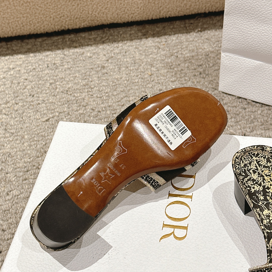 代购级别！经典迪奥logo电脑绣帆布方跟拖鞋，上乘美艳力作 dior专柜最火春夏系列 兼备气质 时尚 经