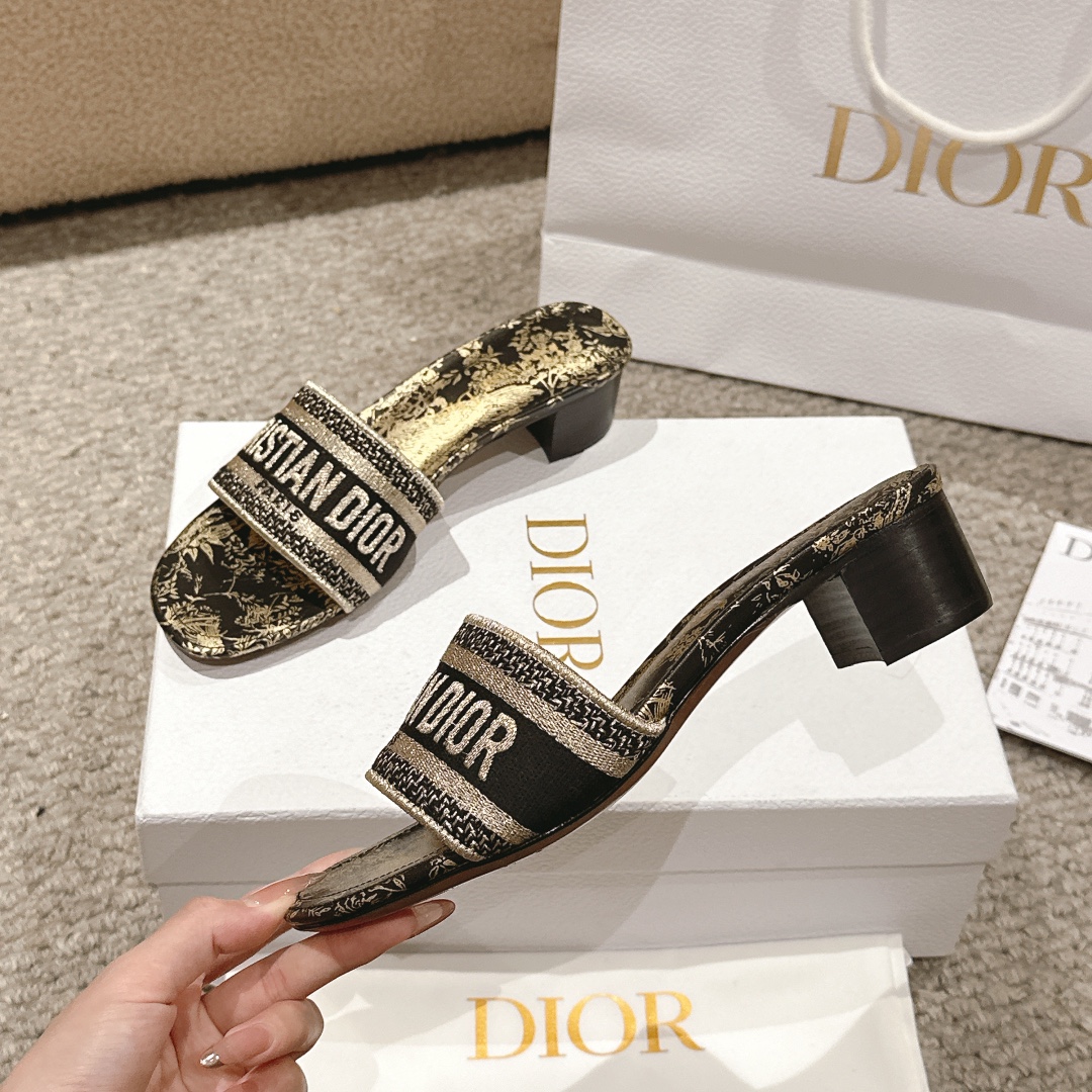 代购级别！经典迪奥logo电脑绣帆布方跟拖鞋，上乘美艳力作 dior专柜最火春夏系列 兼备气质 时尚 经