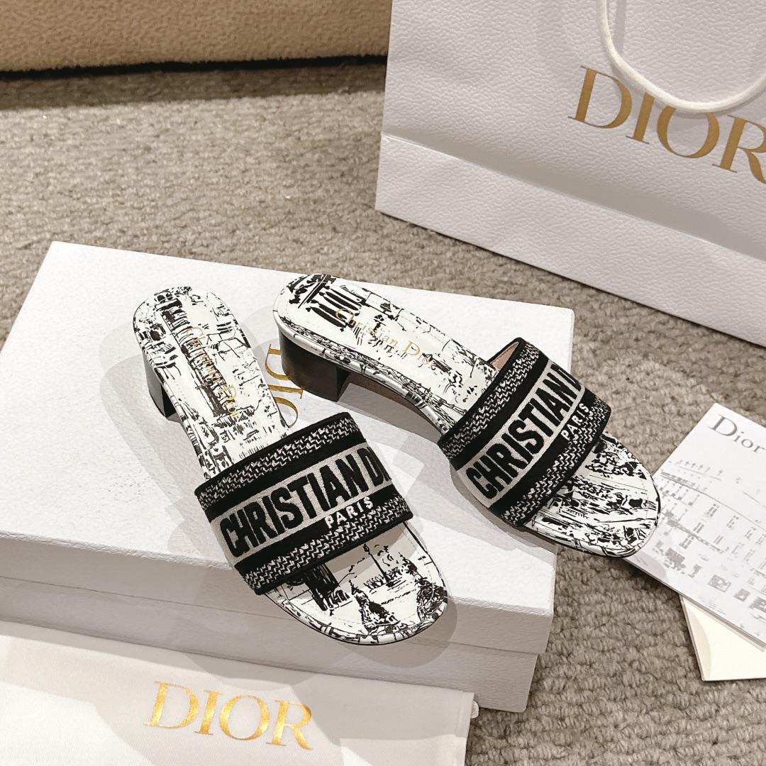 代购级别！经典迪奥logo电脑绣帆布方跟拖鞋，上乘美艳力作 dior专柜最火春夏系列 兼备气质 时尚 经