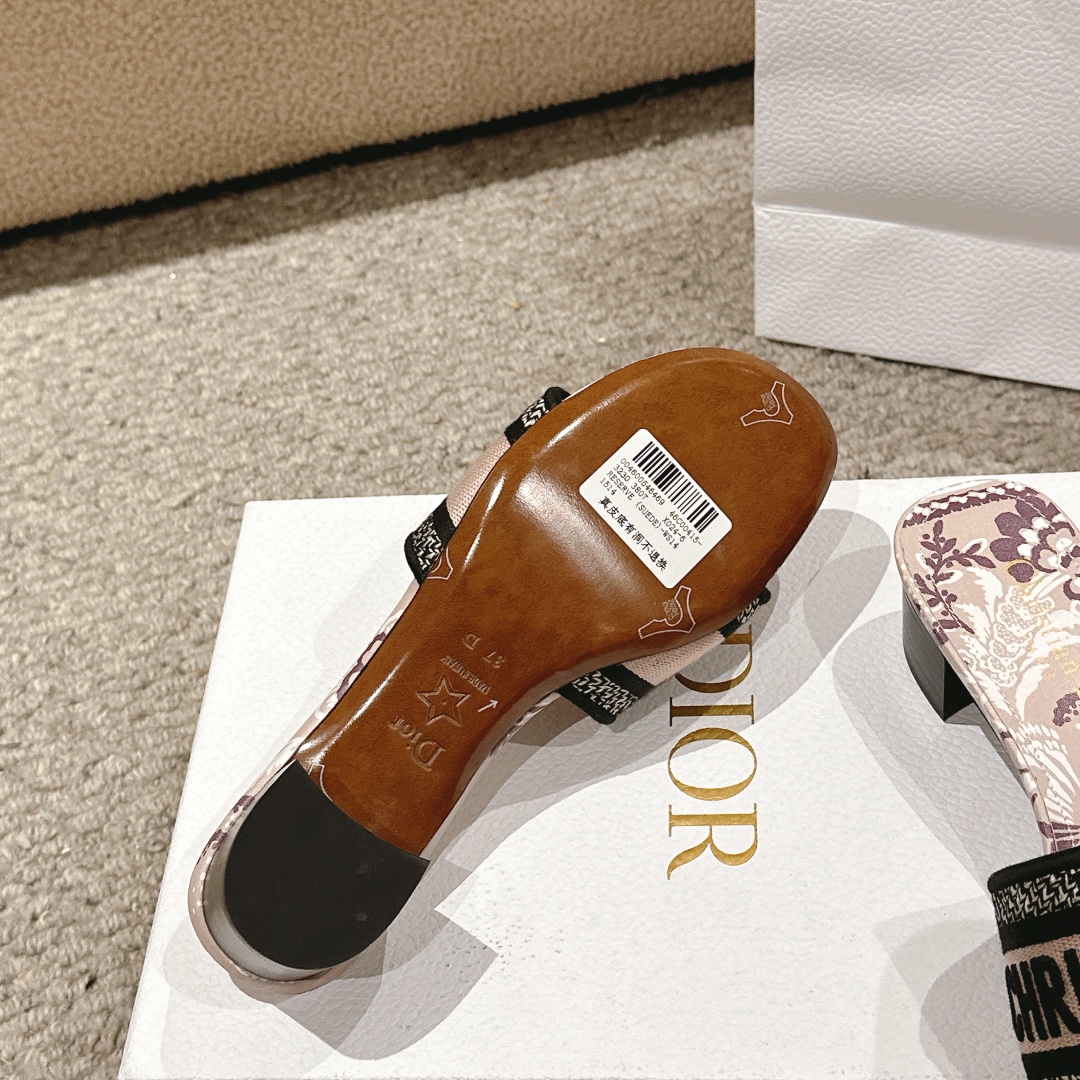 代购级别！经典迪奥logo电脑绣帆布方跟拖鞋，上乘美艳力作 dior专柜最火春夏系列 兼备气质 时尚 经