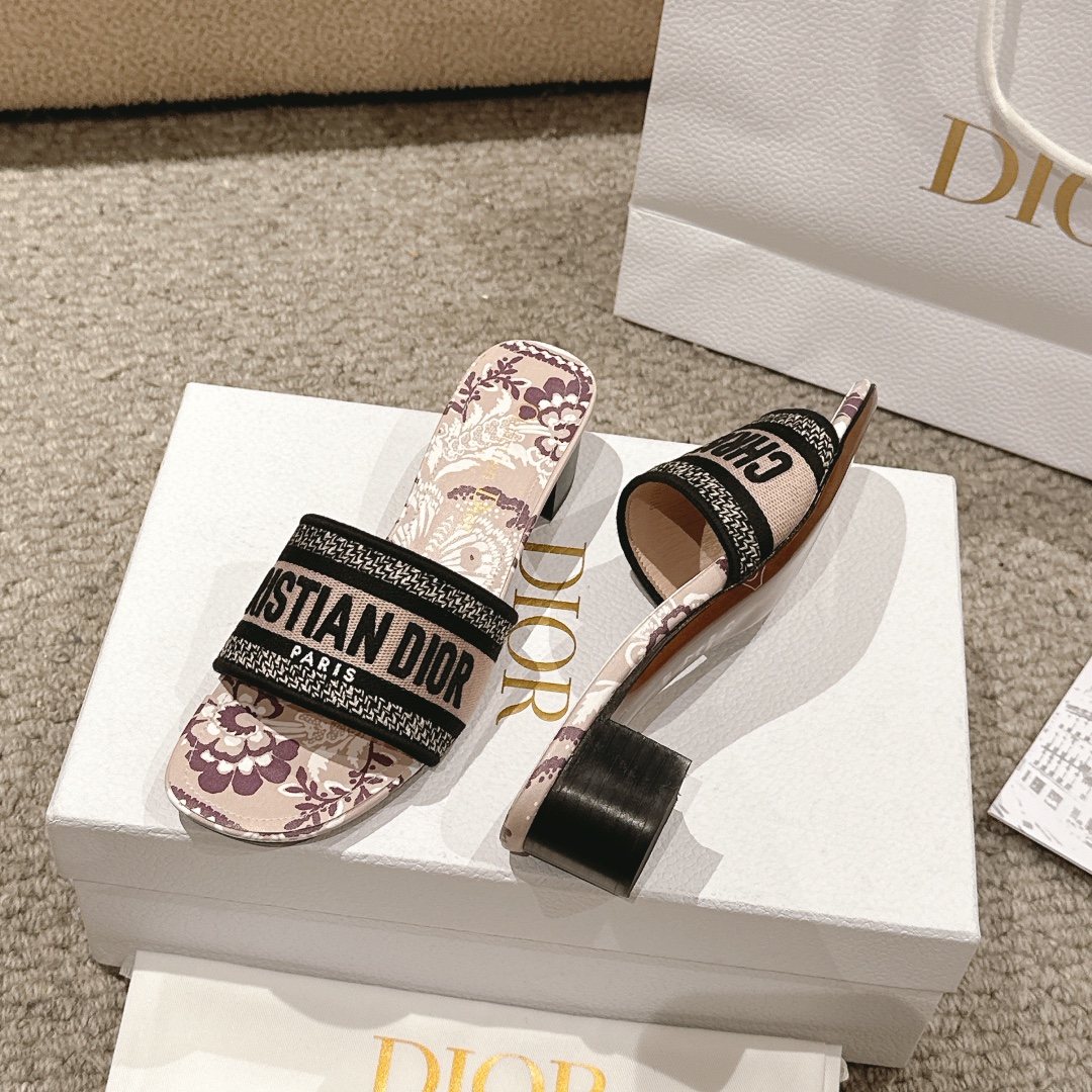 代购级别！经典迪奥logo电脑绣帆布方跟拖鞋，上乘美艳力作 dior专柜最火春夏系列 兼备气质 时尚 经