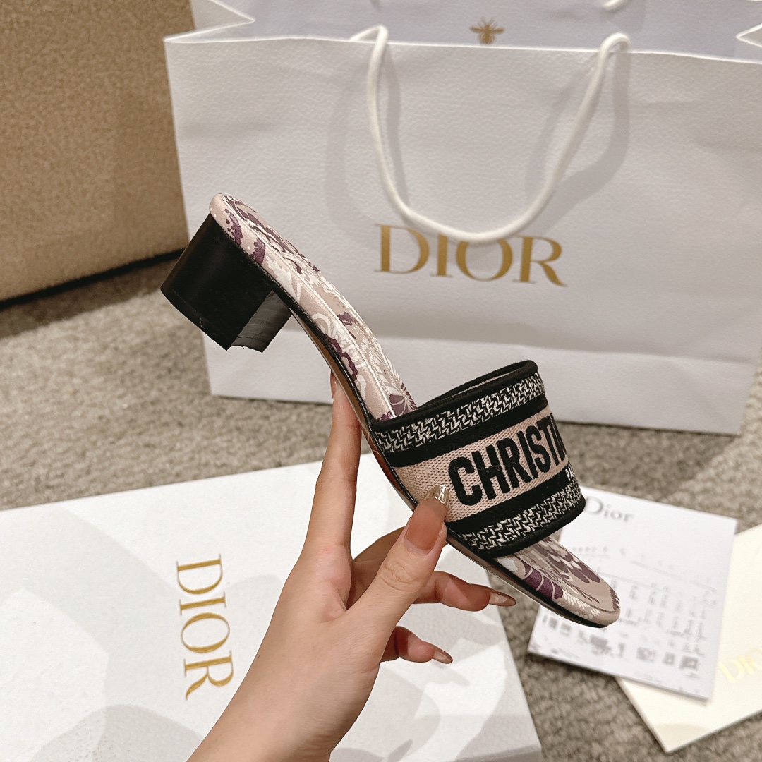 代购级别！经典迪奥logo电脑绣帆布方跟拖鞋，上乘美艳力作 dior专柜最火春夏系列 兼备气质 时尚 经