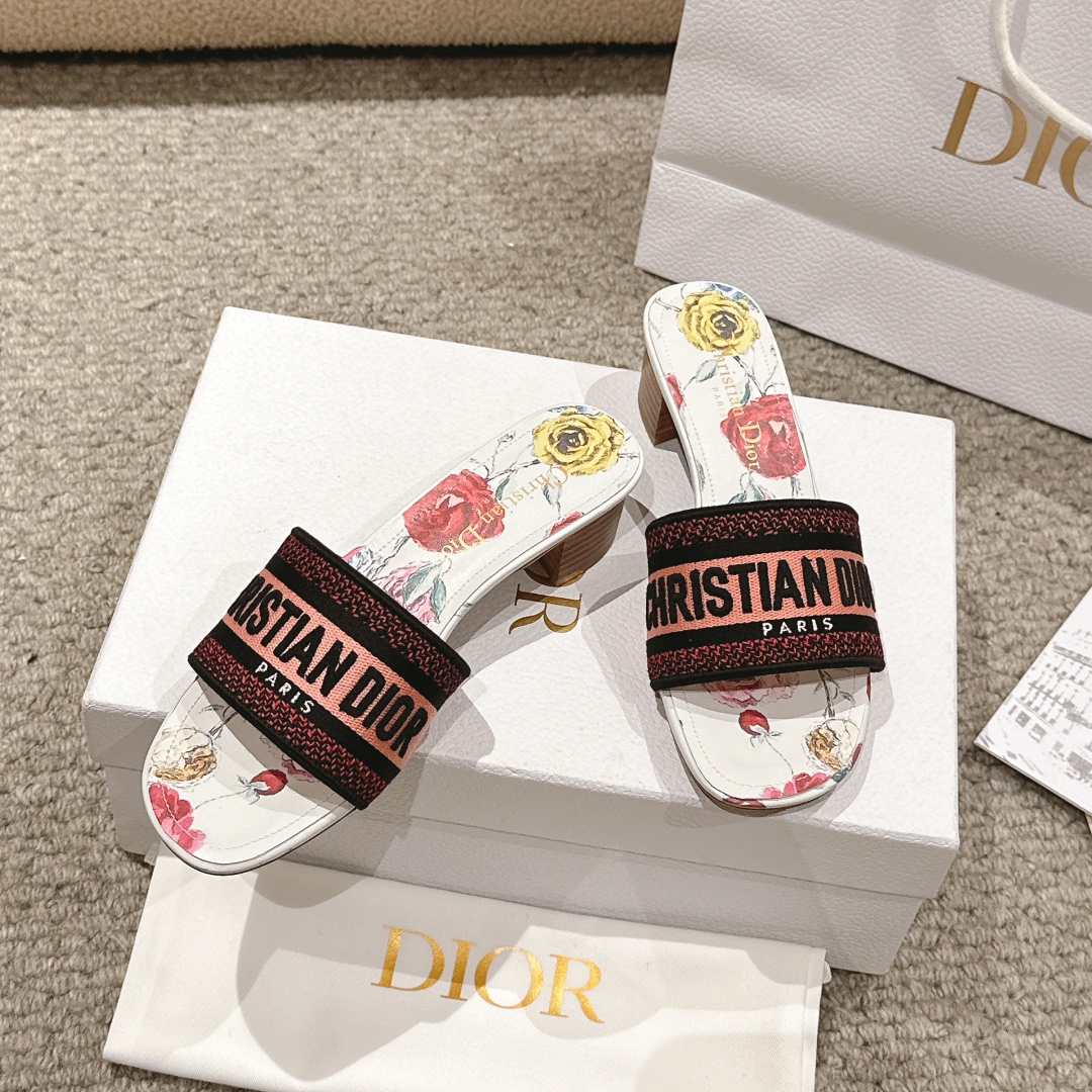 代购级别！经典迪奥logo电脑绣帆布方跟拖鞋，上乘美艳力作 dior专柜最火春夏系列 兼备气质 时尚 经