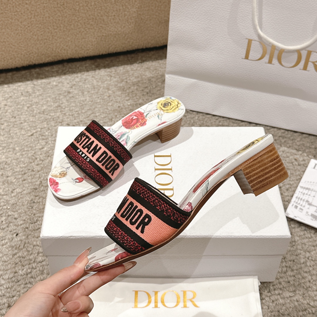代购级别！经典迪奥logo电脑绣帆布方跟拖鞋，上乘美艳力作 dior专柜最火春夏系列 兼备气质 时尚 经