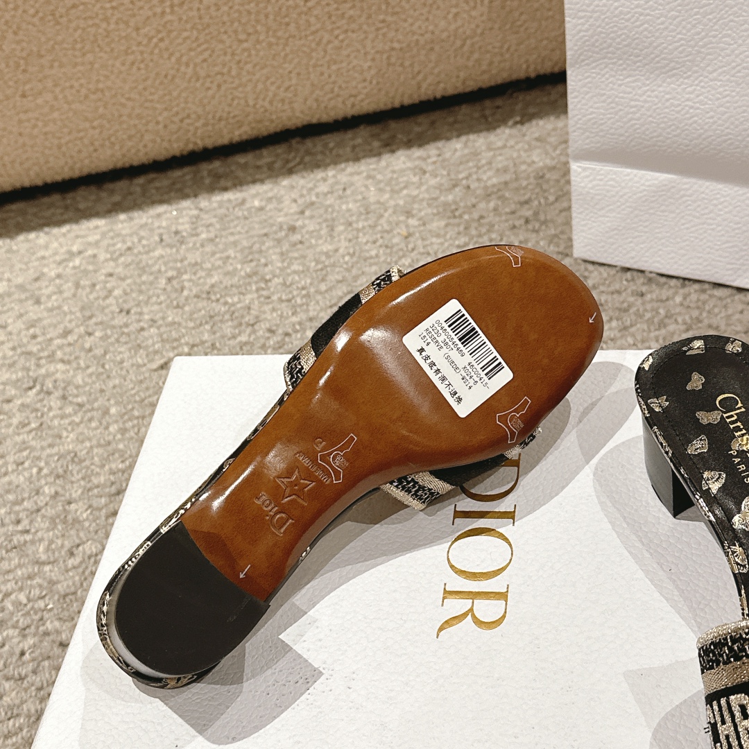 代购级别！经典迪奥logo电脑绣帆布方跟拖鞋，上乘美艳力作 dior专柜最火春夏系列 兼备气质 时尚 经