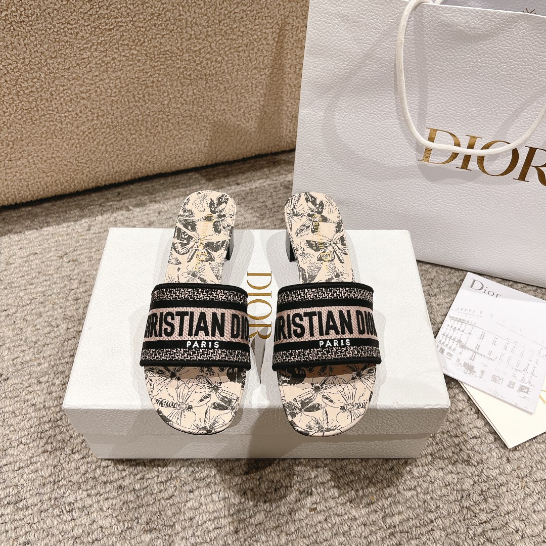 代购级别！经典迪奥logo电脑绣帆布方跟拖鞋，上乘美艳力作 dior专柜最火春夏系列 兼备气质 时尚 经