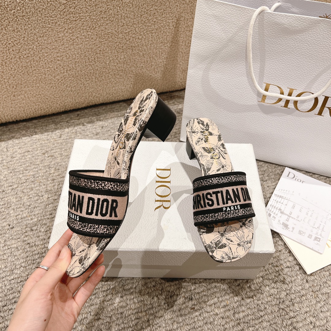 代购级别！经典迪奥logo电脑绣帆布方跟拖鞋，上乘美艳力作 dior专柜最火春夏系列 兼备气质 时尚 经